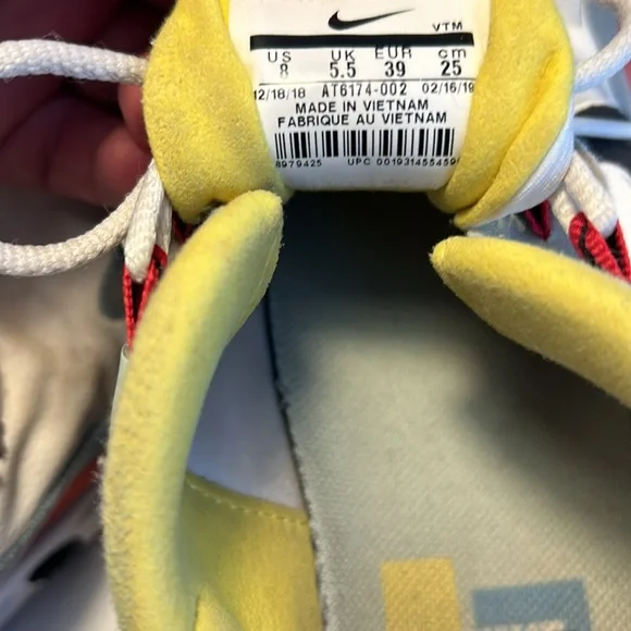 Nike Air 270 React EUC WOMENS size 8 - Picture 5 of 5